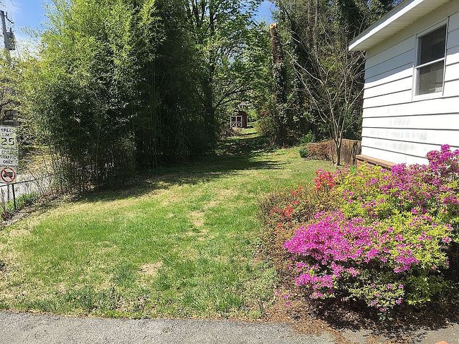 Image of 210 S Pennell Rd