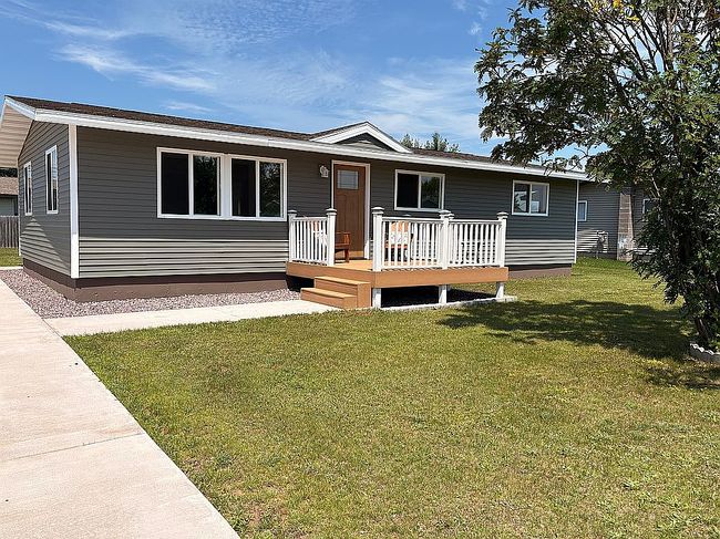 Photo of 1740 Rosewood Ln, Ishpeming, MI