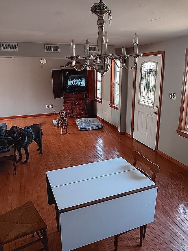 Image of 12 Holston Ln