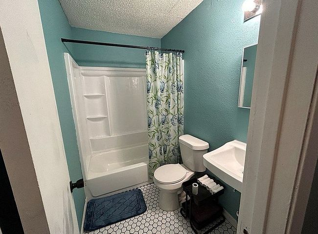 Image of 210 E Sarah St