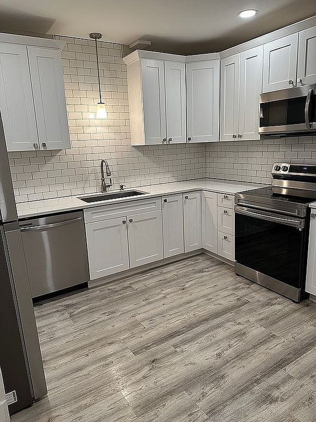 Image of 182 S 1 W