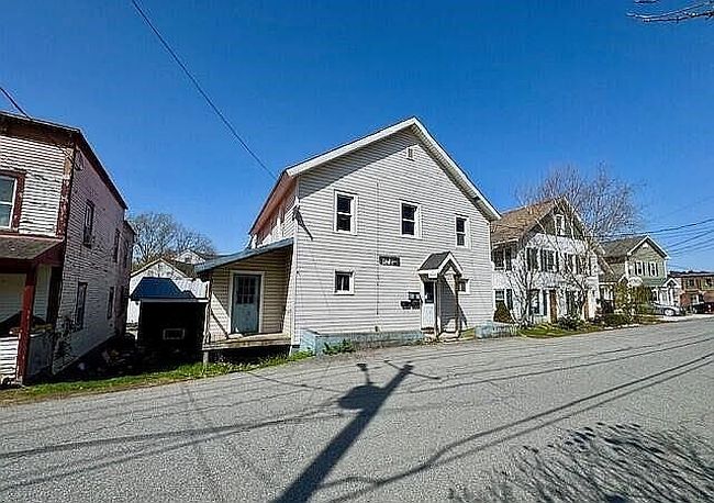 Photo of 15 River St