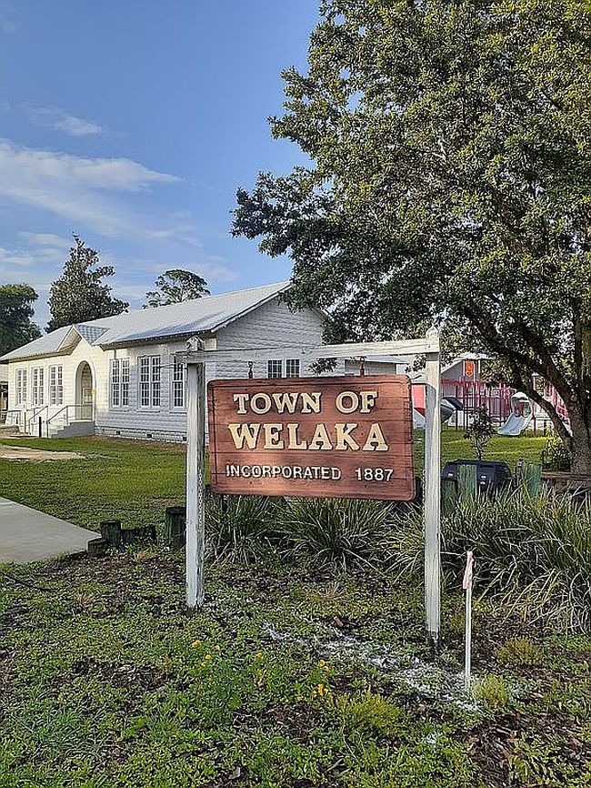 Photo of 103 Siesta Cir, Welaka, FL
