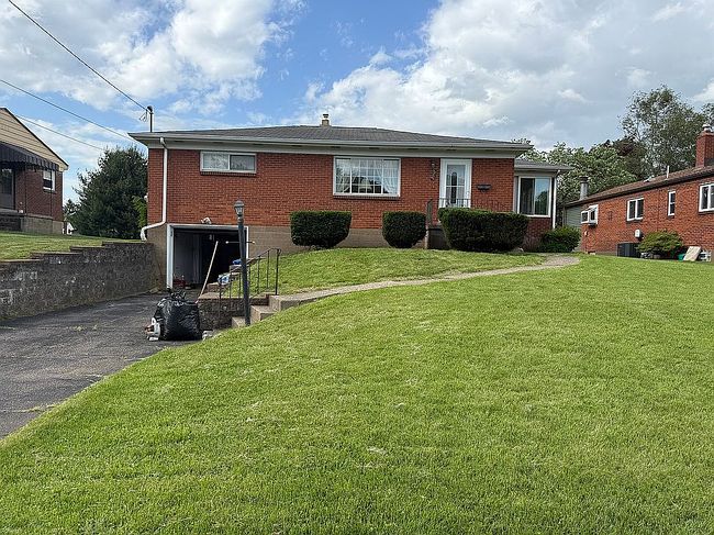 Photo of 3095 Kipp Ave, Lower Burrell, PA