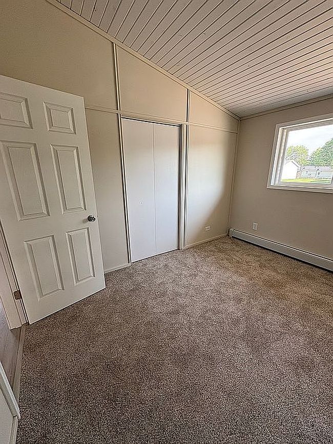 Photo of 1740 Rosewood Ln, Ishpeming, MI