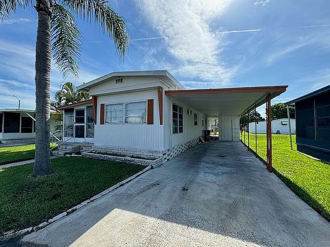 Image of 900 9th Ave E #81