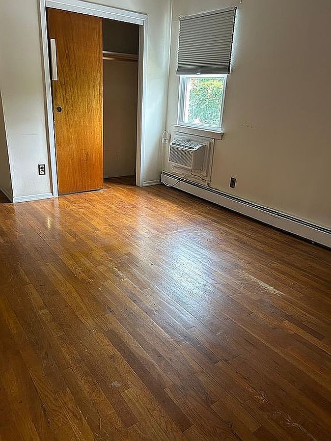 Photo of 723 Bolton Rd, Far Rockaway, NY