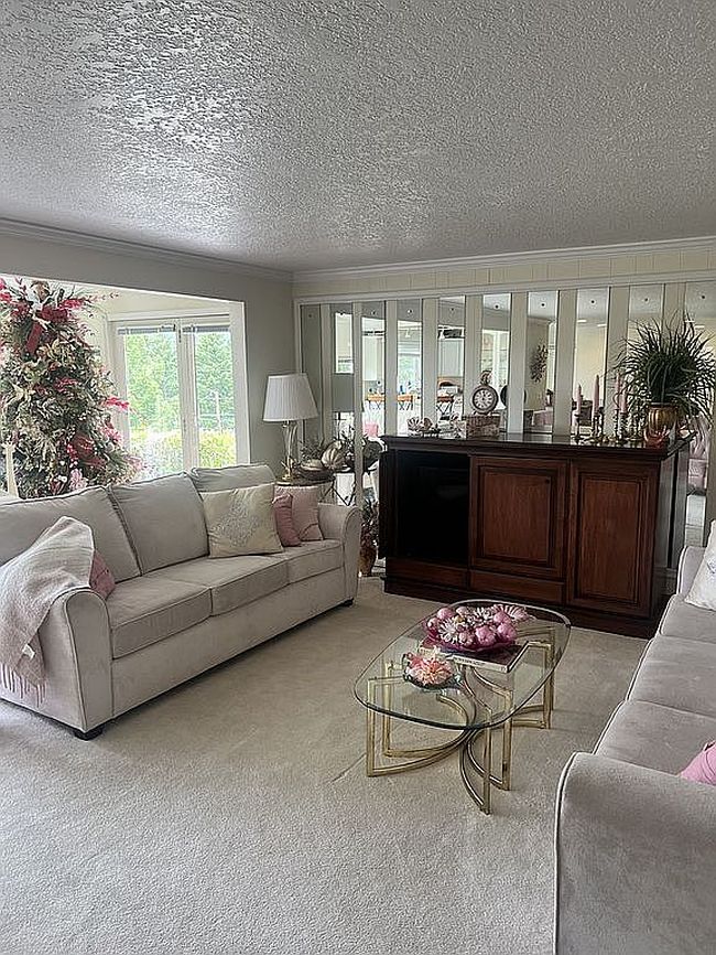 Additional photo 1 of property located at 146 Ne Aker Dr