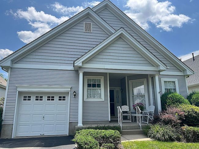 Photo of 30 Hummingbird Dr, Hamilton, NJ