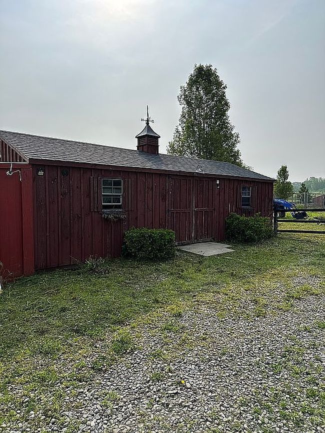 Photo of 1051 Carpenter Rd, Aurora, NY