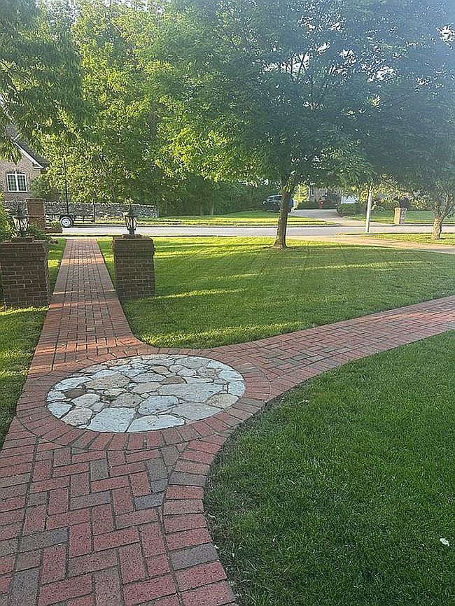 Image of 316 Hawthorne Dr
