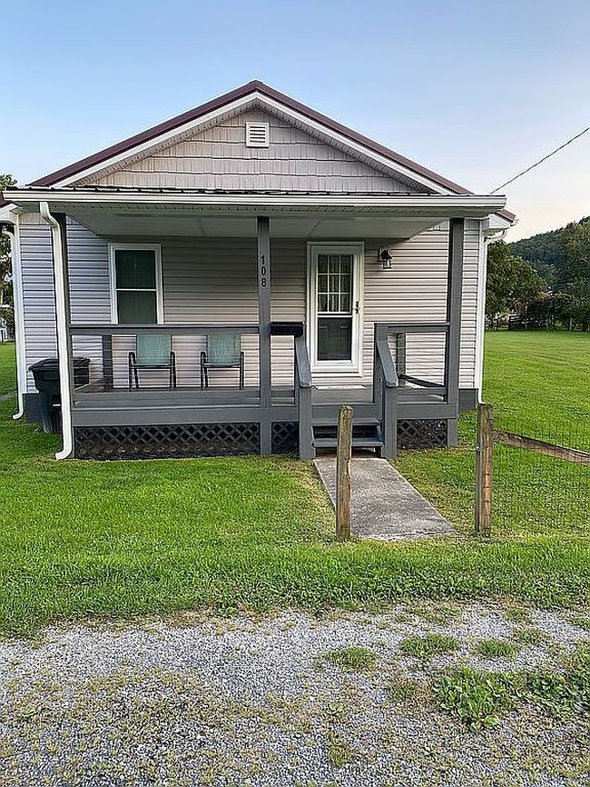 Photo of 108 7th St, Parsons, WV