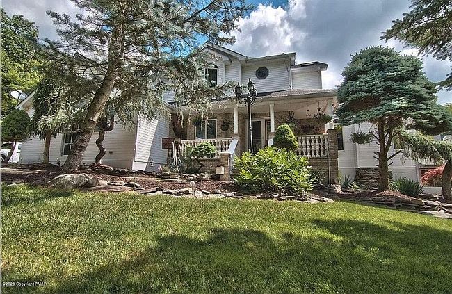 Additional photo 1 of property located at 210 Oak Ct