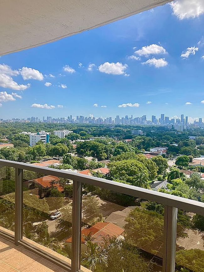 Photo of 2301 Sw 27th Ave Apt 1101