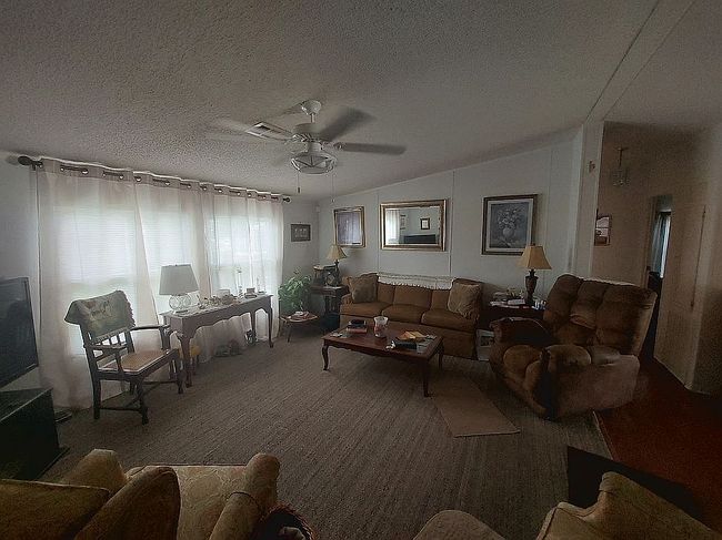 Photo of 90 Fountain Dr, Leesburg, FL