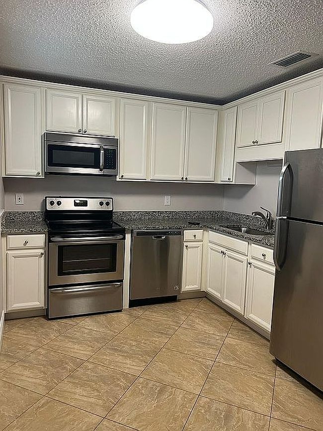Photo of 3325 Airport Pulling Rd N Apt T6, Naples, FL