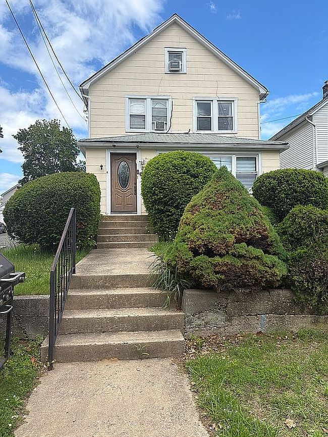 Photo of 7A Franklin Rd, Great Neck, NY