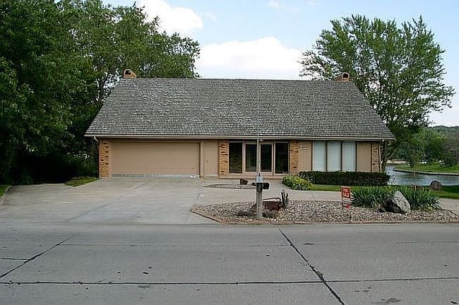 Photo of 625 Shorewood Ln, Waterloo, NE