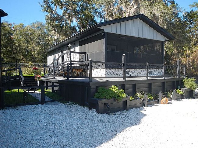 Image of 161 Saint Lucie St