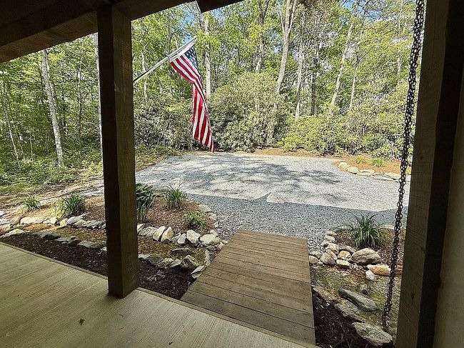 Photo of 126 Hi Ami Ln, Highlands, NC