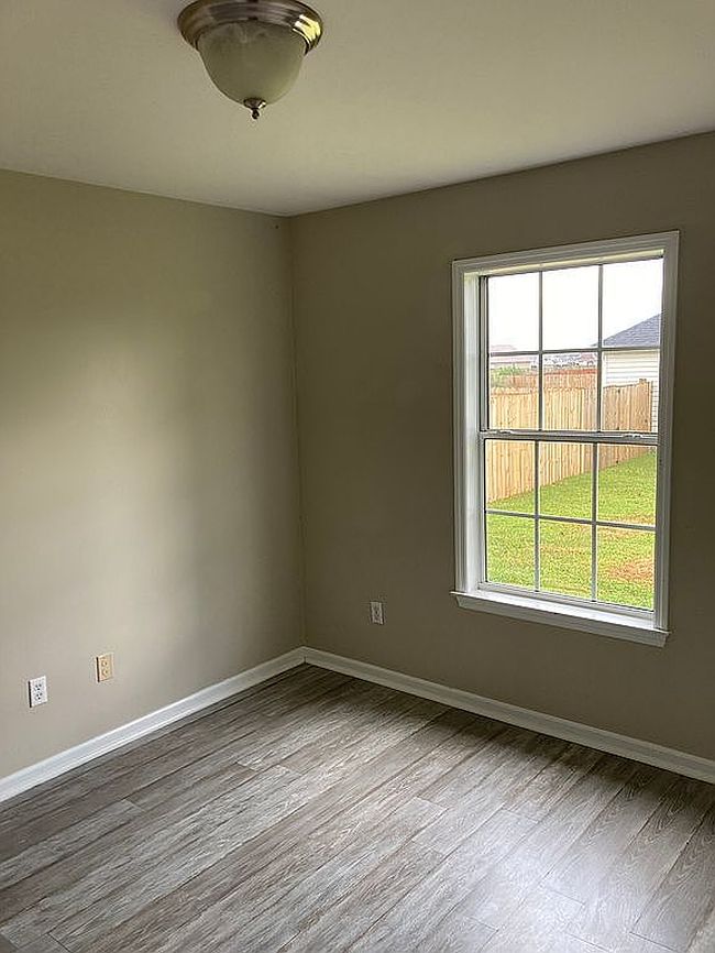 Photo of 161 Gritney Rd, Daleville, AL
