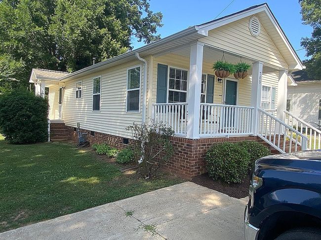 Photo of 705 Church St, Belmont, NC