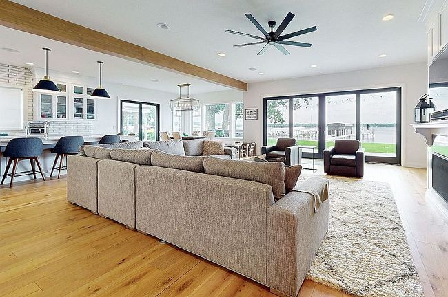 Photo of 2914 Okoboji Blvd, West Okoboji, IA