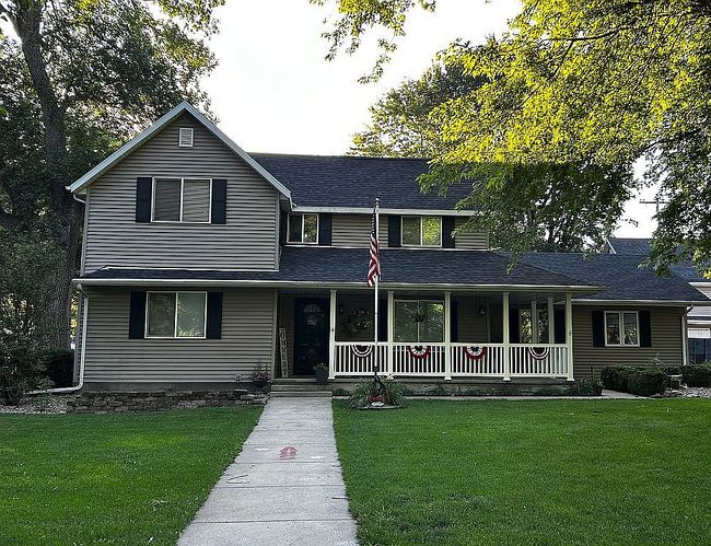 Photo of 1218 7th St, Aurora, NE