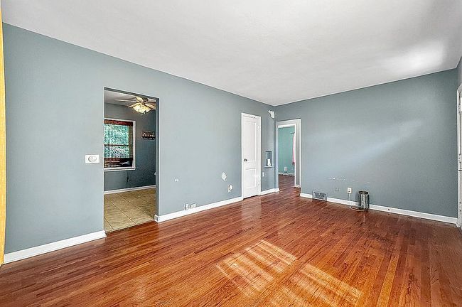 Photo of 2408 48th St, Des Moines, IA