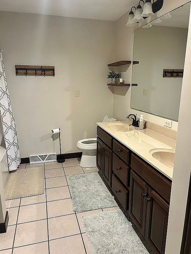 Photo of 306 N 7th St, Bellevue, IA