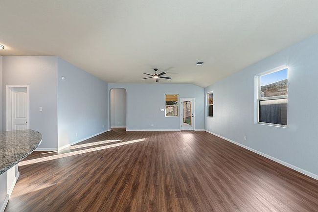 8636 Lone Shadow Trl, Converse, TX