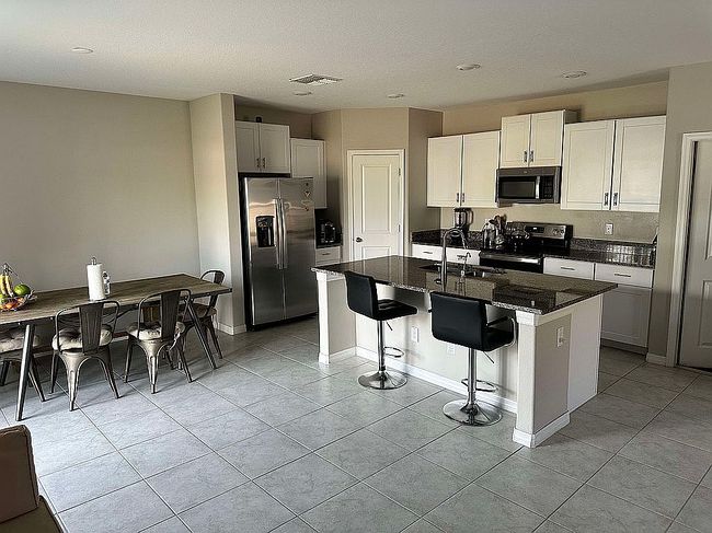 Image of 675 Argyll Dr