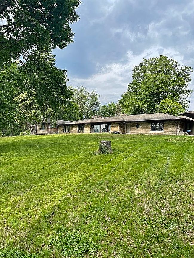 Image of 2 Skillman Ln