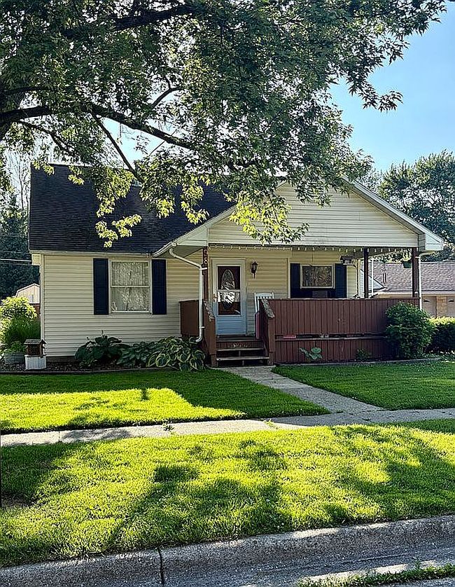 Photo of 98 Lamotte St, Sandusky, MI