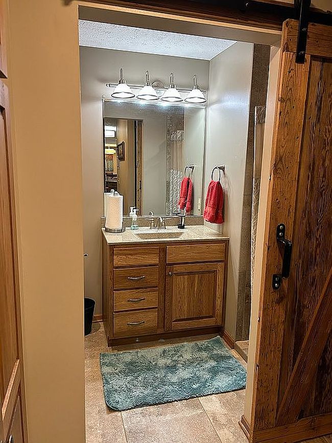 Additional photo 2 of property located at 800 Valley View Dr