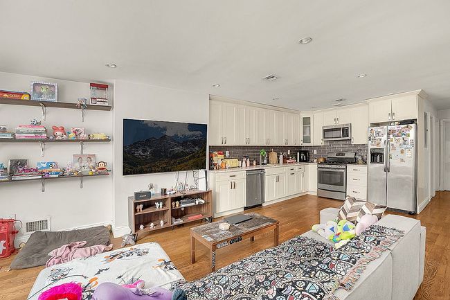 Photo of 249 Eldert St #2, Brooklyn, NY