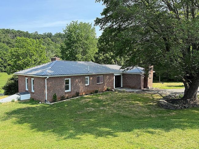 Photo of 114 Blues Addition Rd, Springfield, WV
