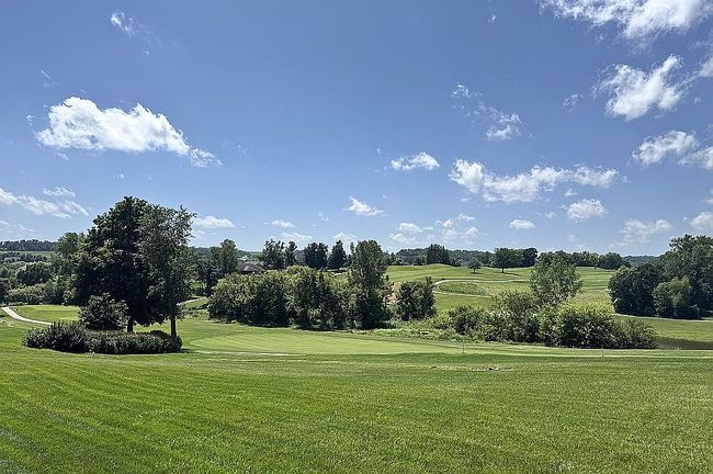 Photo of 2109 Wedgewood Dr, Dubuque, IA