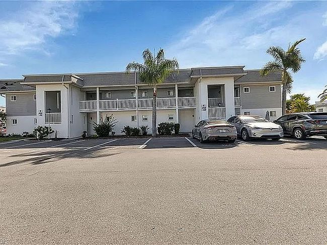 Image of 22375 Edgewater Dr Unit 124