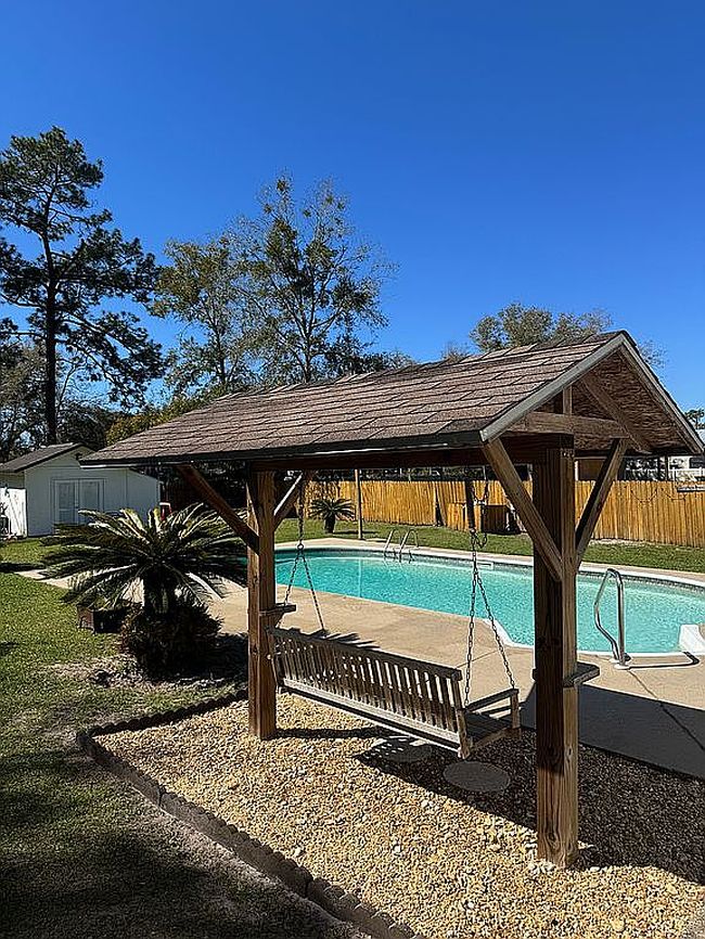 Image of 119 Pine Oak Dr