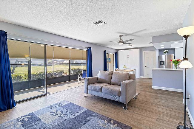 Image of 882 Shamrock Blvd
