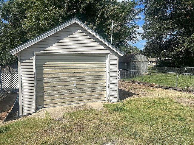 Photo of 210 N 4th St, Arma, KS