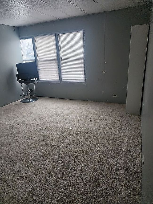Image of 60 Meadowlark Ln