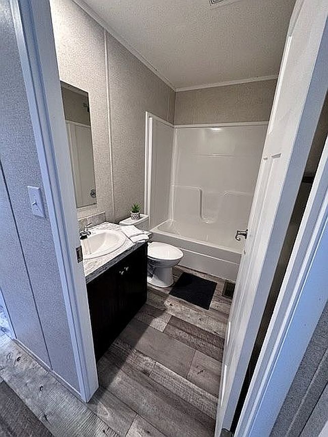 Photo of 210 12th St #4, Clay Center, KS