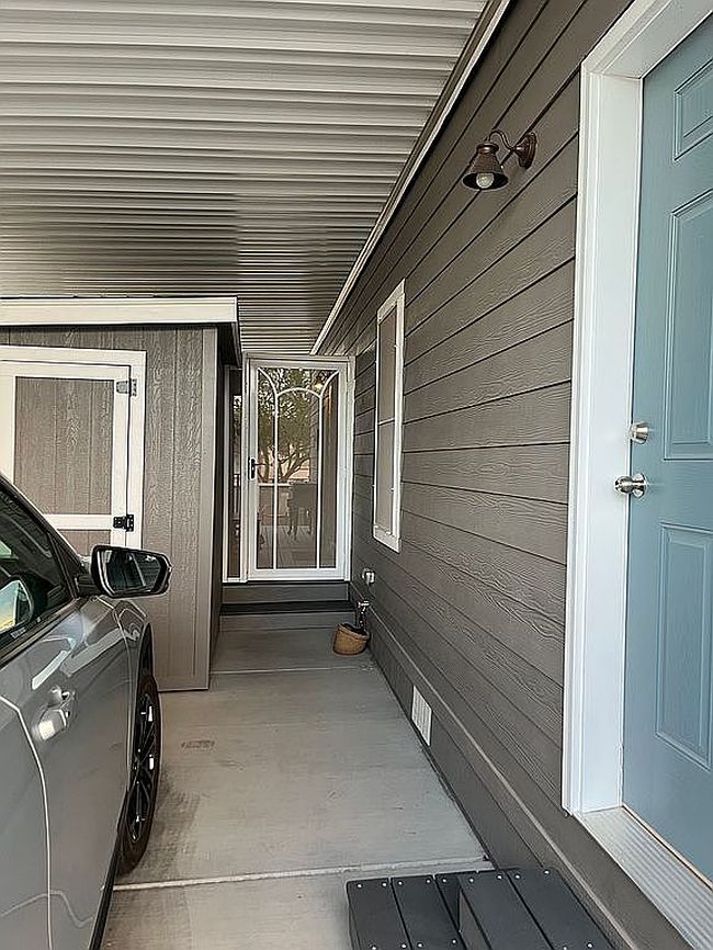 Image of 17065 E Peak Ln