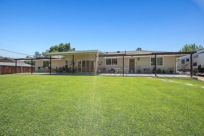Photo of 18746 Auburn Way, Madera, CA