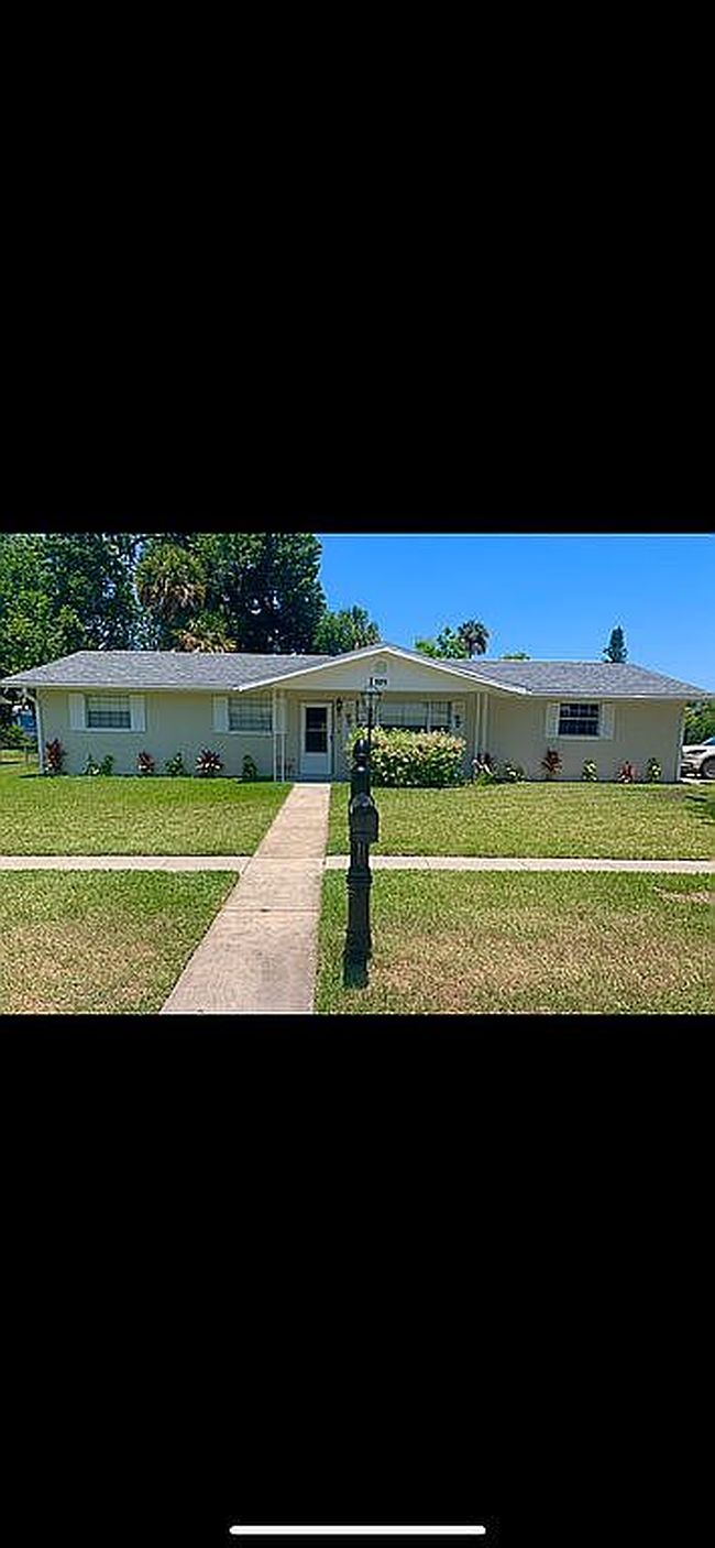Photo of 2271 Brian Ave