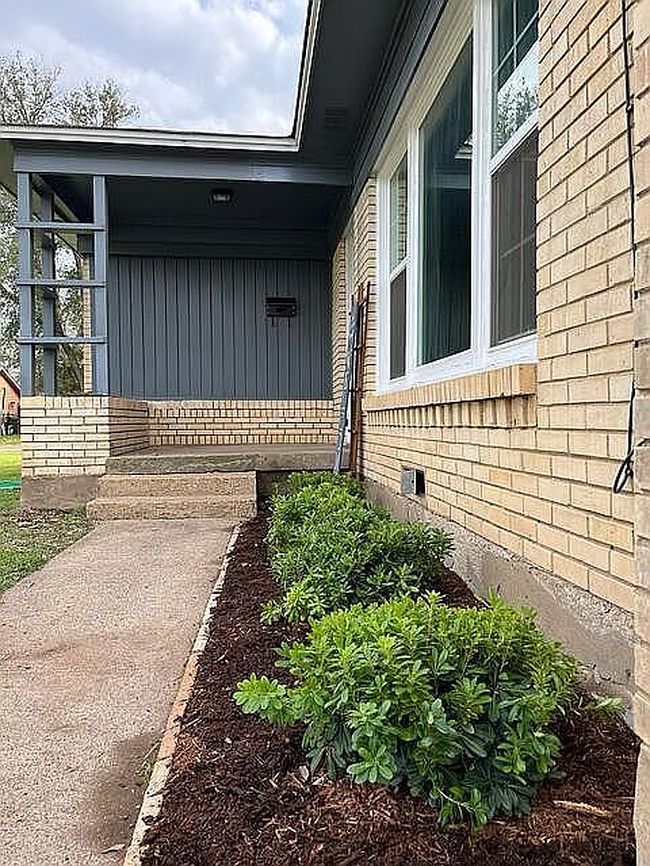 Image of 1317 Iva St