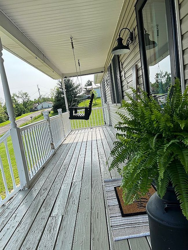 Image of 215 Benson Ln
