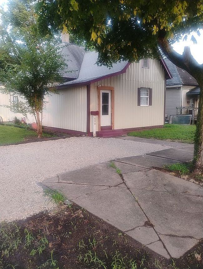 Photo of 402 W Jefferson Ave
